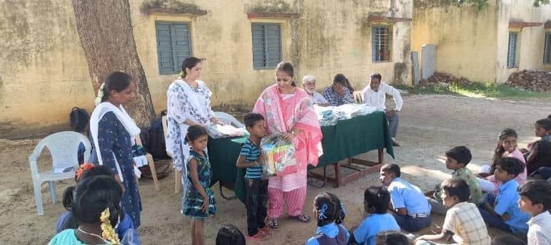 Free school kits reach 100 students in Taylur